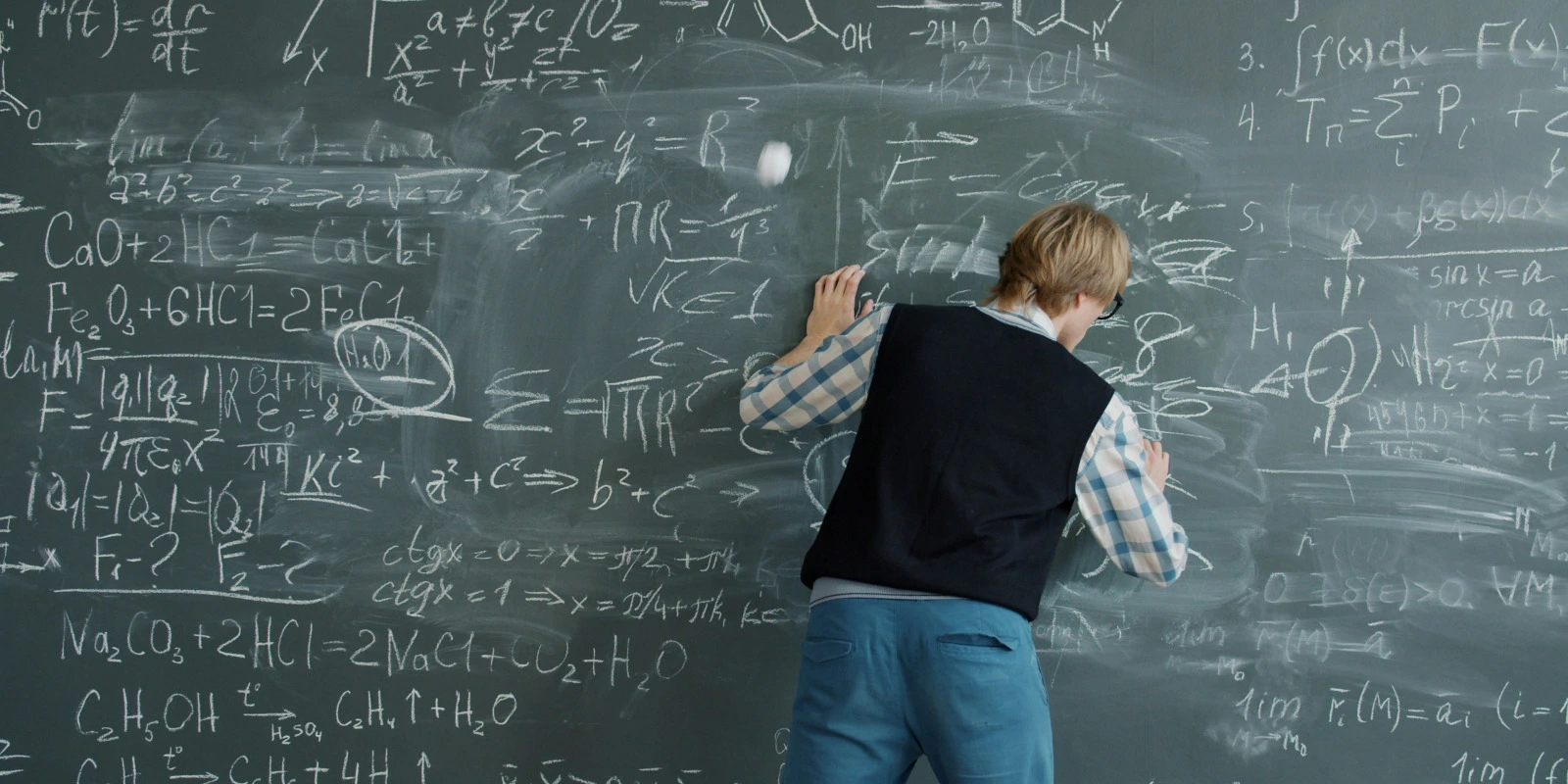 Débouchés et Carrières après un BUT Chimie